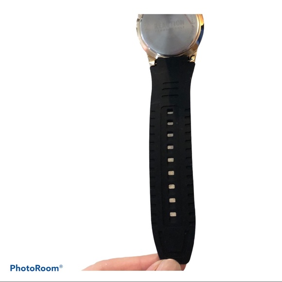 Kenneth Cole Reaction Watch Water Resistant Gold - Picture 2 of 4